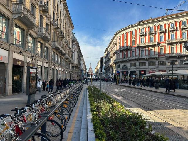 Locale Commerciale in affitto a Municipio 1, Milano