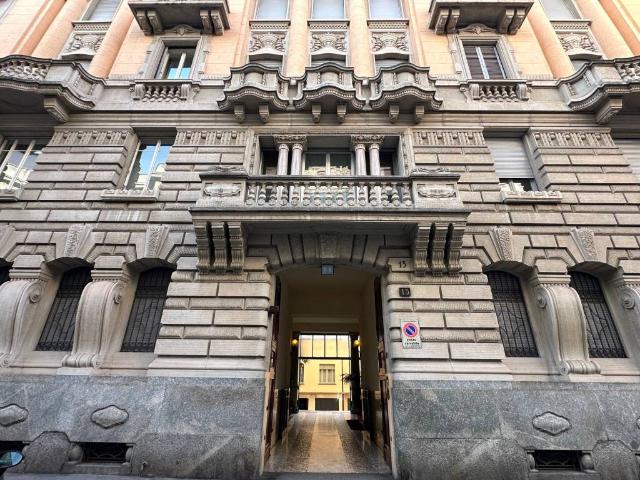 Locale Commerciale in affitto a Ticinese, Milano