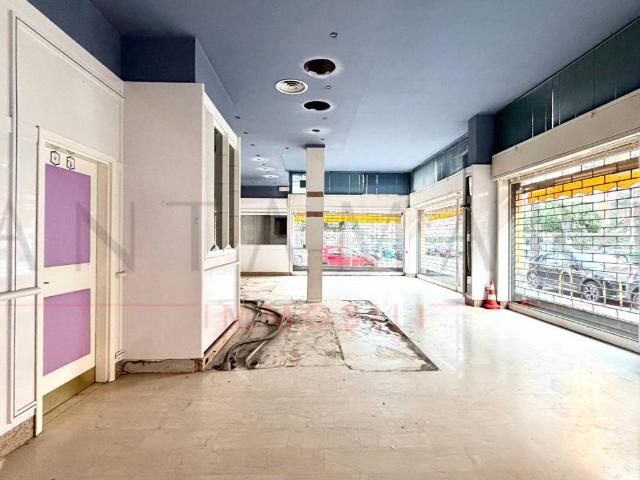 Locale Commerciale in affitto a Municipio 1, Milano