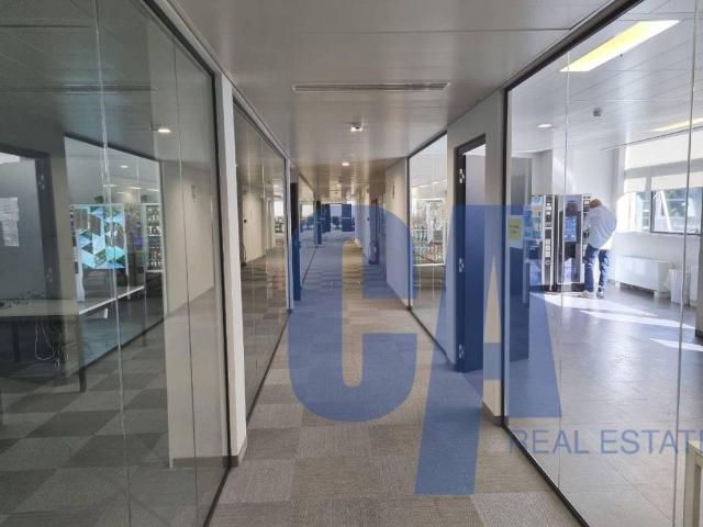 Locale Commerciale in affitto a Municipio 2, Milano
