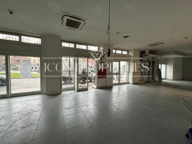 Locale Commerciale in affitto a Municipio 6, Milano