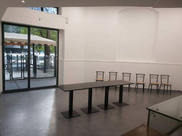 Locale Commerciale in affitto a Municipio 6, Milano