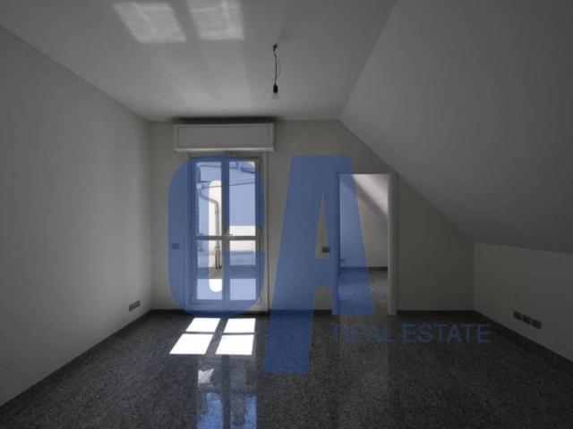 Locale Commerciale in affitto a Duomo, Milano