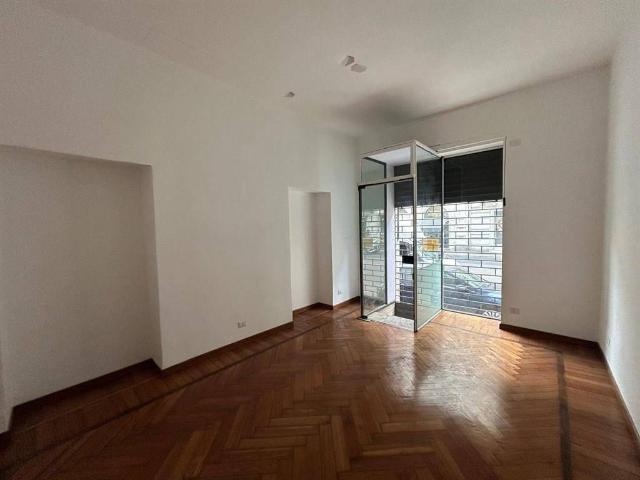 Locale Commerciale in affitto a Magenta - San Vittore, Milano