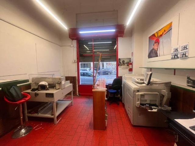 Locale Commerciale in affitto a Ticinese, Milano