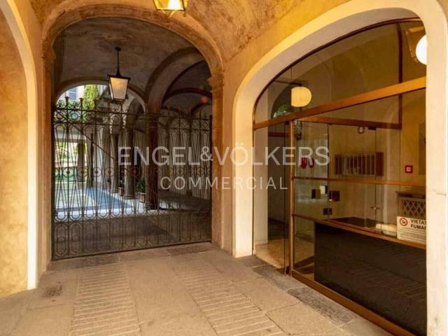 Locale Commerciale in affitto a Municipio 1, Milano