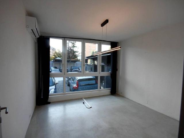 Locale Commerciale in affitto a Scalo Romana, Milano