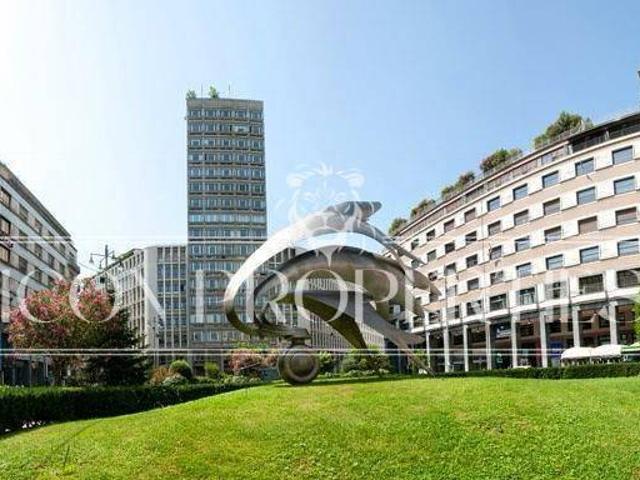 Locale Commerciale in affitto a Duomo, Milano