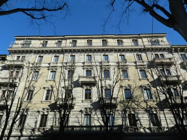 Locale Commerciale in affitto a Magenta - San Vittore, Milano