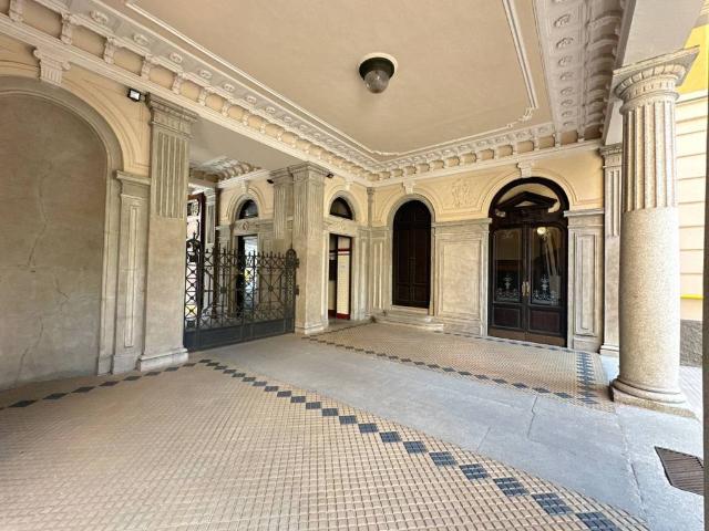 Locale Commerciale in affitto a Municipio 4, Milano