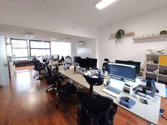 Locale Commerciale in affitto a Magenta - San Vittore, Milano