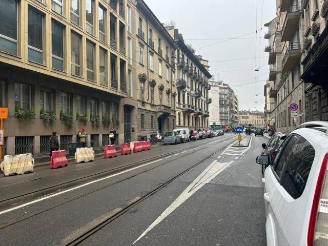 Locale Commerciale in affitto a Magenta - San Vittore, Milano