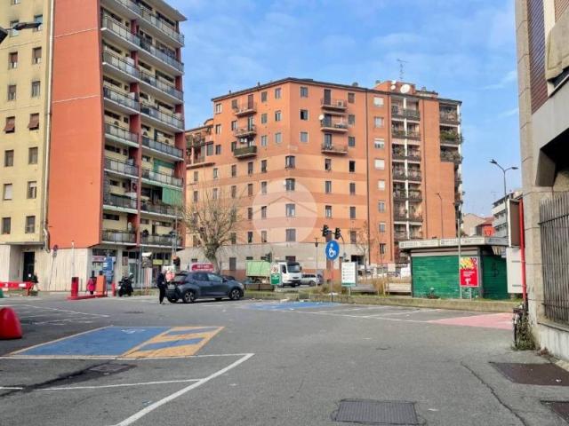 Locale Commerciale in affitto a Municipio 5, Milano