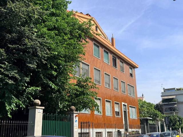 Locale Commerciale in affitto a Municipio 2, Milano