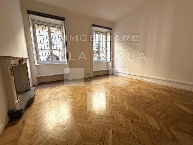 Locale Commerciale in affitto a Municipio 1, Milano