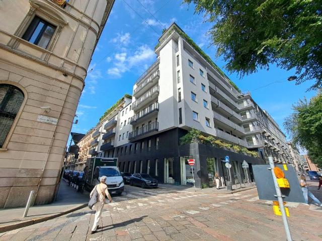 Locale Commerciale in affitto a Magenta - San Vittore, Milano