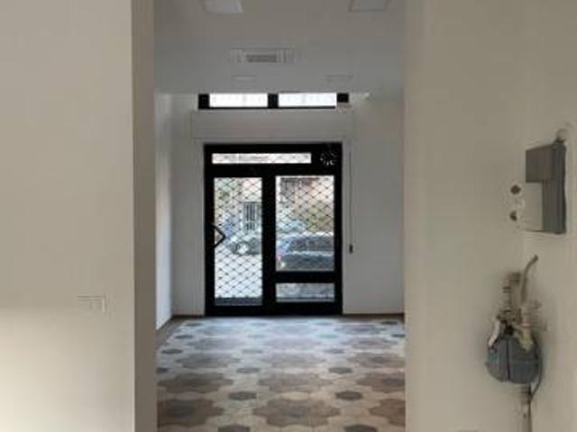 Locale Commerciale in affitto a Stadera, Milano