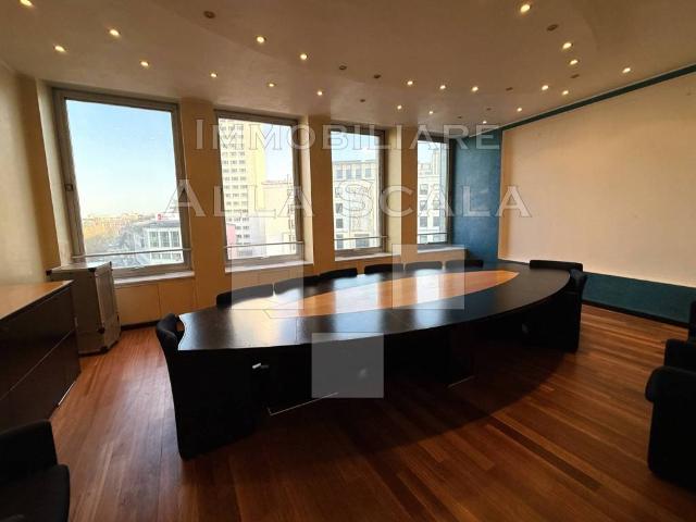 Locale Commerciale in affitto a Municipio 1, Milano