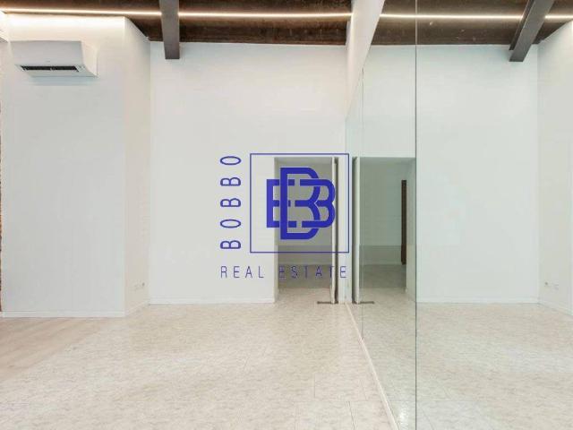 Locale Commerciale in affitto a Magenta - San Vittore, Milano