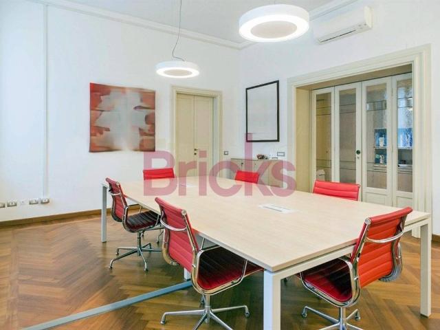 Locale Commerciale in affitto a Magenta - San Vittore, Milano