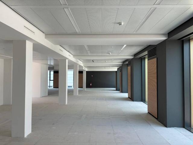 Locale Commerciale in affitto a Farini, Milano