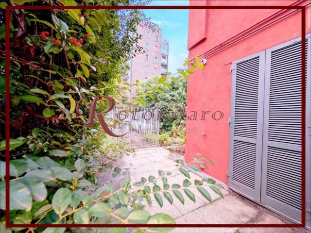 Locale Commerciale in affitto a Vigentina, Milano