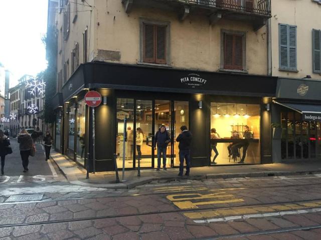 Locale Commerciale in affitto a Municipio 1, Milano