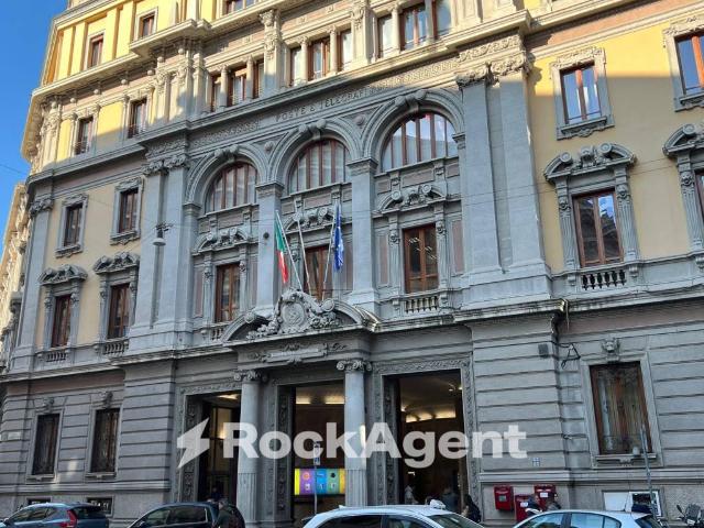 Locale Commerciale in affitto a Centro storico, Milano