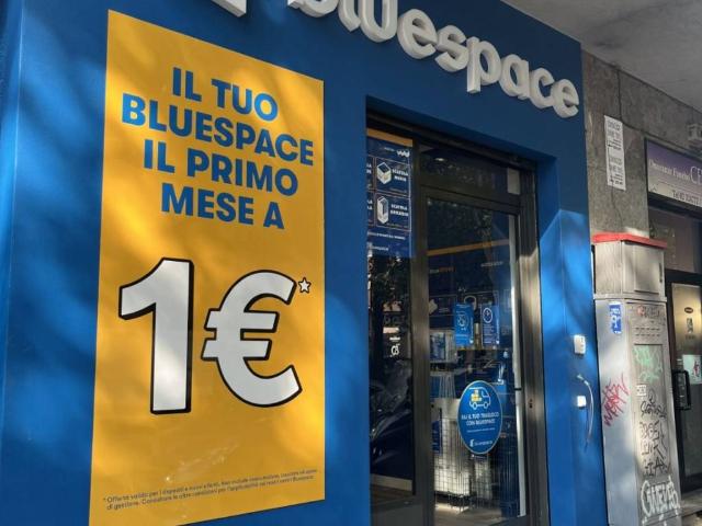 Locale Commerciale in affitto a Municipio 8 di Milano, Milano