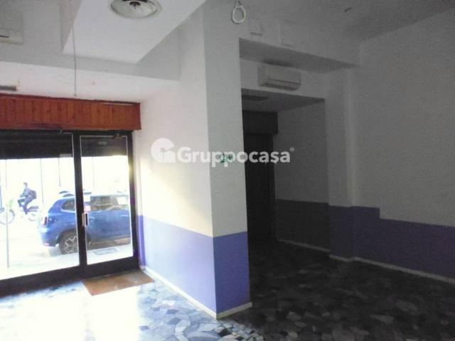 Locale Commerciale in affitto a Ticinese, Milano