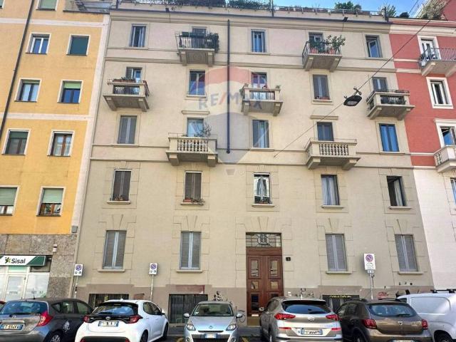 Locale Commerciale in affitto a Ticinese, Milano