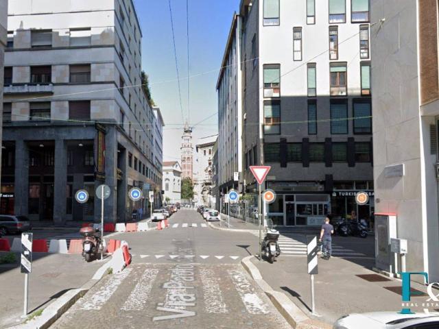 Locale Commerciale in affitto a Municipio 1, Milano