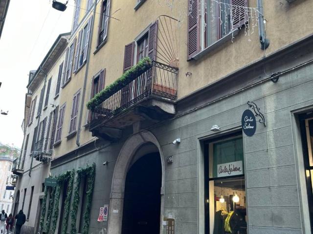 Locale Commerciale in affitto a Municipio 1, Milano