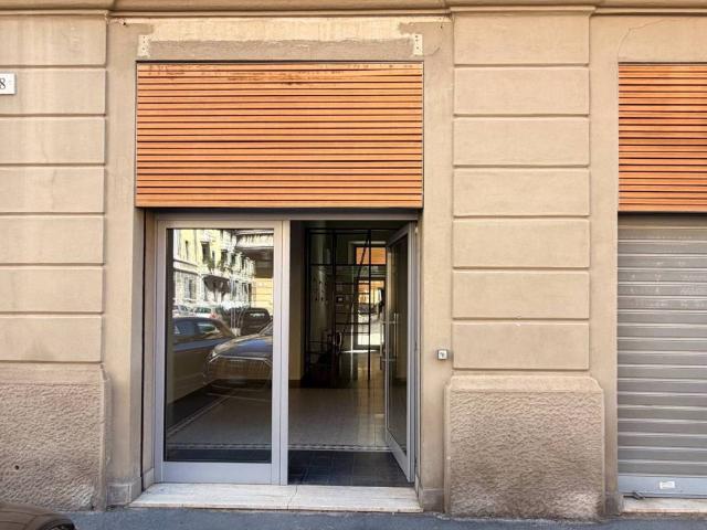 Locale Commerciale in vendita a Municipio 4, Milano