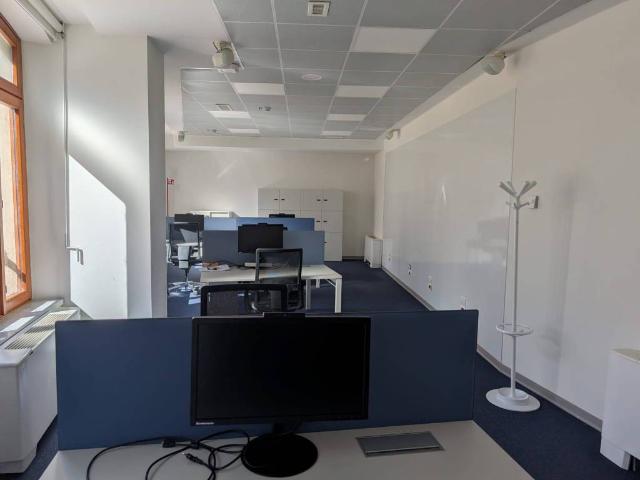 Locale Commerciale in affitto a Municipio 6, Milano