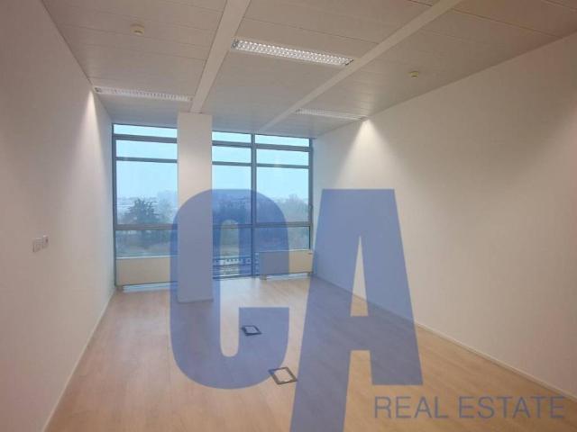 Locale Commerciale in affitto a Morivione, Milano