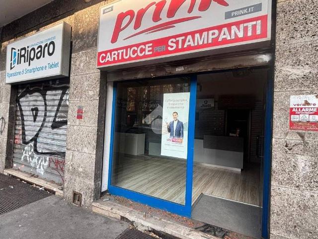 Locale Commerciale in affitto a Dergano, Milano