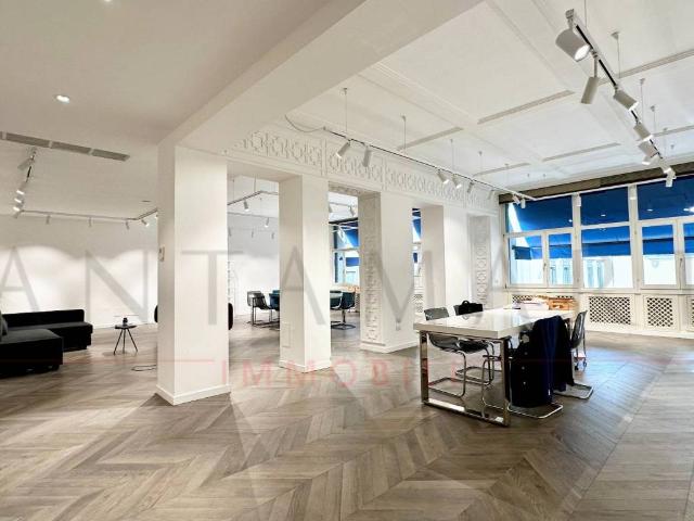 Locale Commerciale in affitto a Municipio 1, Milano