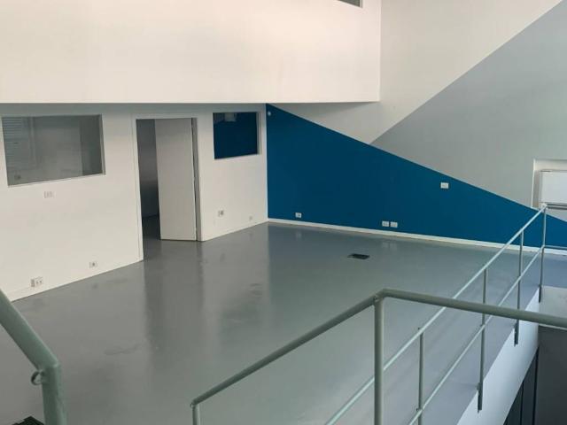 Locale Commerciale in affitto a Municipio 6, Milano