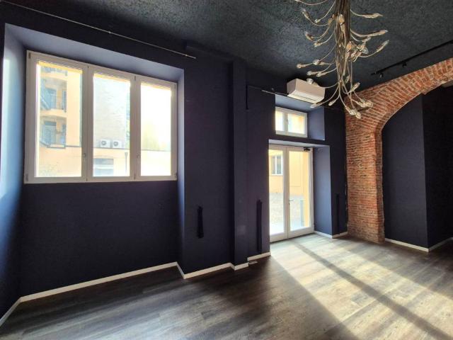 Locale Commerciale in affitto a Municipio 8 di Milano, Milano