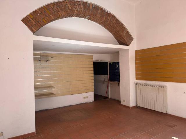 Locale Commerciale in affitto a Municipio 1, Milano