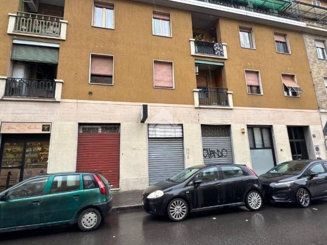 Locale Commerciale in affitto a Municipio 9, Milano