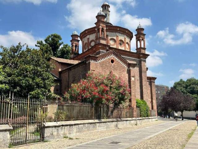 Locale Commerciale in affitto a Vetra, Milano