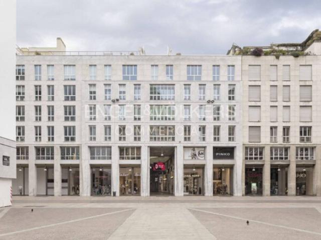 Locale Commerciale in affitto a Duomo, Milano