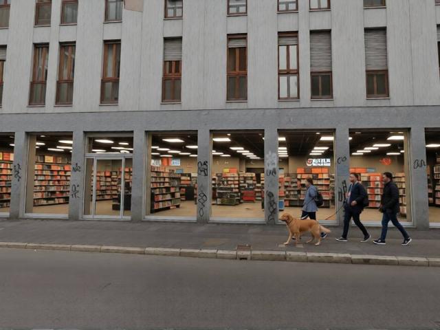 Locale Commerciale in affitto a Municipio 2, Milano