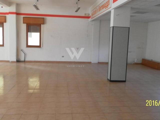 Locale Commerciale in affitto a Mirabello Sannitico, Molise