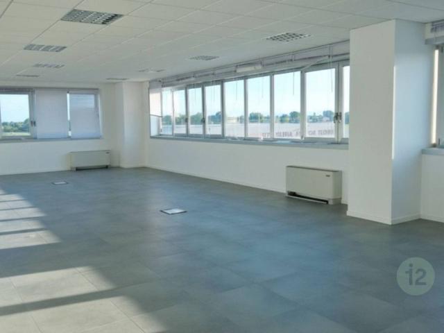 Locale Commerciale in affitto a Unione Comuni Modenesi Area Nord, Mirandola