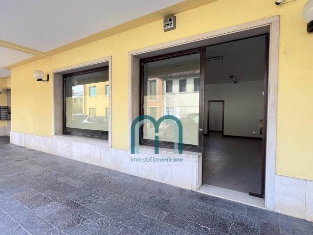 Locale Commerciale in affitto a Mirano, Veneto