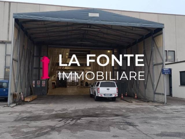 Locale Commerciale in affitto a Mirano, Veneto