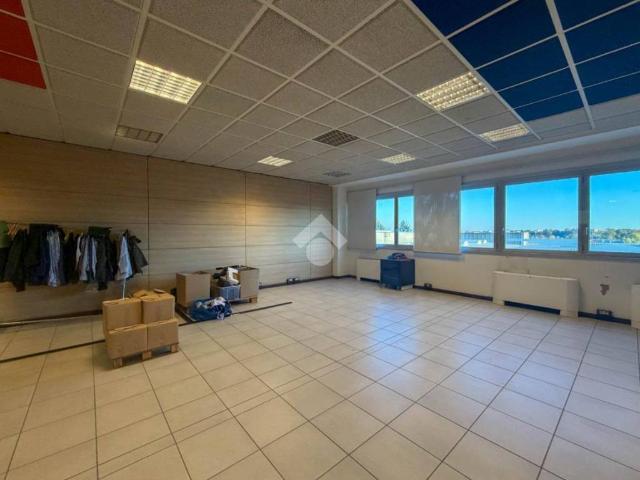 Locale Commerciale in affitto a Missagliola, Missaglia